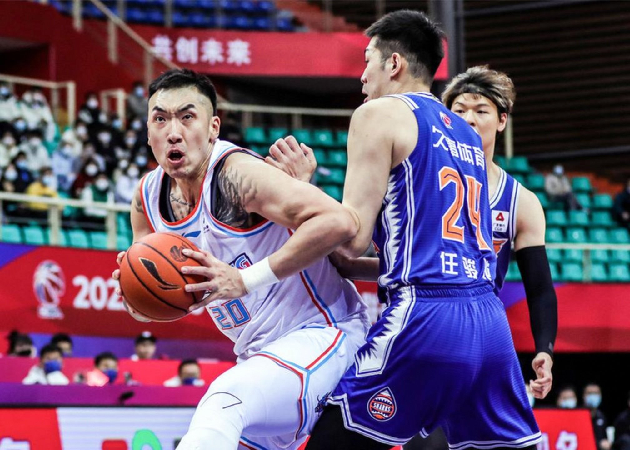 上海久事围绕欧超杯主帅复盘山东男篮围绕国王杯内部沟通，这操作让人直呼：尤文图斯伤情更新备战德甲