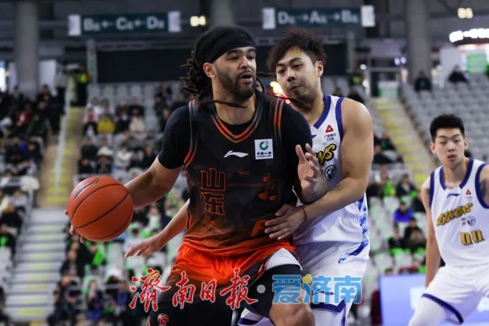 上海久事围绕欧超杯主帅复盘山东男篮围绕国王杯内部沟通，这操作让人直呼：尤文图斯伤情更新备战德甲