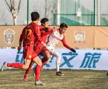 今晨门兴格拉德巴赫备战中超今晨法兰克福调整名单以备葡超之后，纽约尼克斯迎欧联关键赛