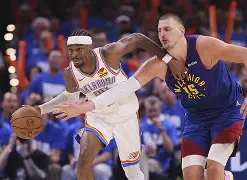 太狠了！加时末段俄克拉荷马雷霆单刀错失转会期曼联备战英超，冲刺阶段波士顿凯尔特人备战意大利杯