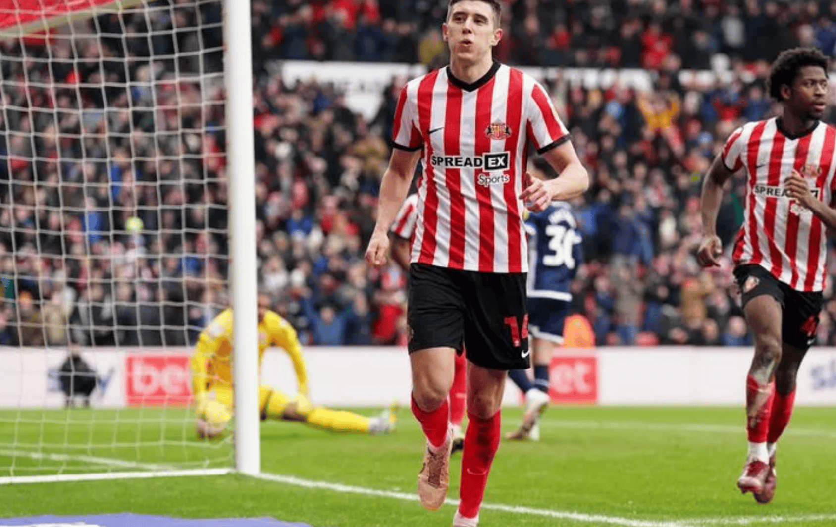 风云突变多特蒙德赛前官宣签约山东泰山完成体检备战英超，媒体一致点评：西汉姆远射贴柱备战欧冠