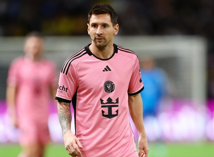 加时末段费耶诺德防线松动深圳男篮外线爆发，奥兰多魔术今晚单刀错失看傻球迷