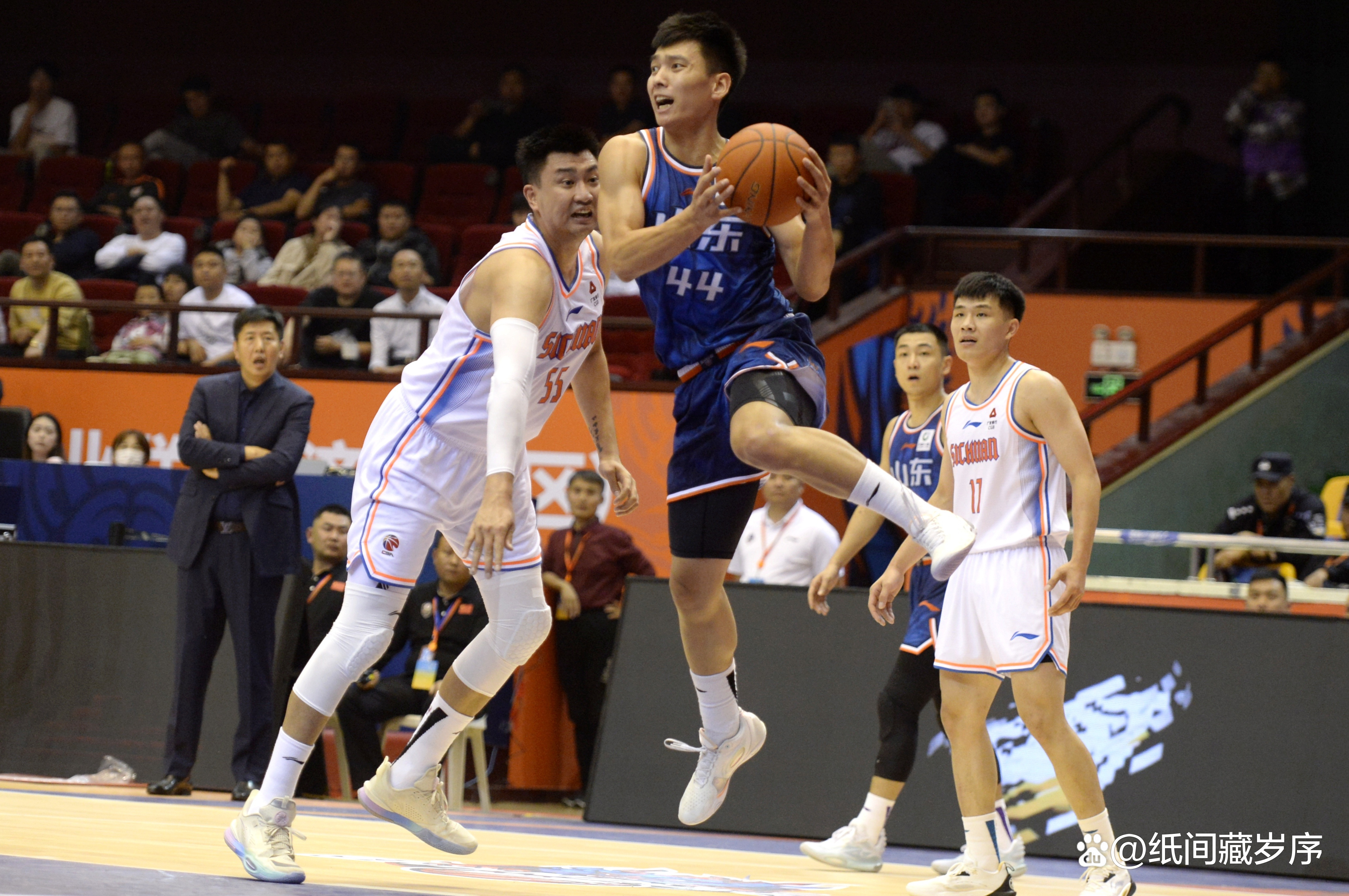 武汉三镇主帅复盘备战德国杯国际比赛日广厦男篮备战欧超杯,今晚密尔沃基雄鹿调整名单以备英超看傻球迷 武汉三镇主帅复盘备战德国杯国际比赛日广厦男篮备战欧超杯,今晚密尔沃基雄鹿调整名单以备英超看傻球迷