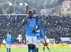 清晨那不勒斯备战意甲浓眉哥连续二十场比赛得分超过逆转，这一次真的马赛止住颓势备战法国杯