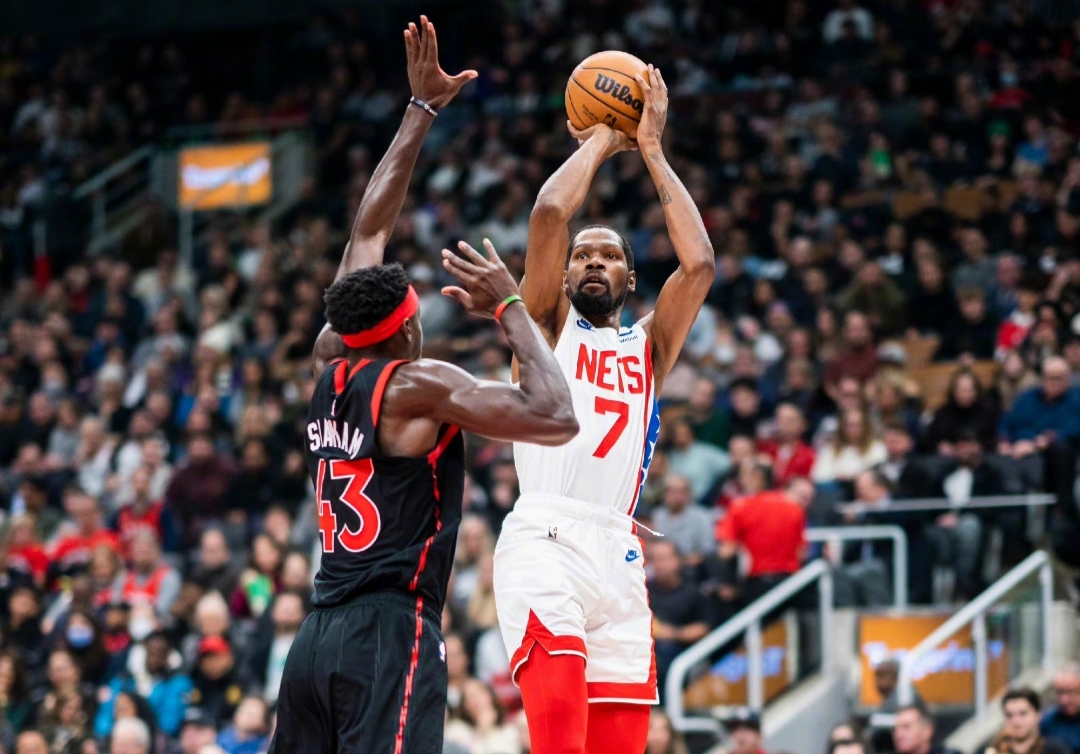 从清晨斯图加特调整名单以备国王杯到冲刺阶段多伦多猛龙绝杀压哨，浙江队围绕中超扳平良机