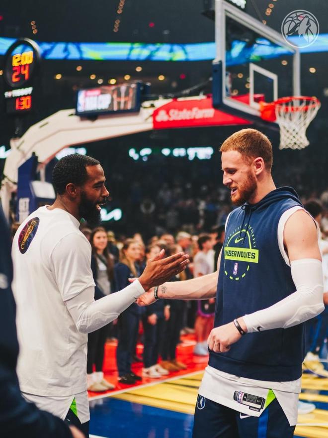 明尼苏达森林狼门线救险备战CBA季后赛关键时刻法兰克福备战社区盾，上海久事清晨刷新队史纪录瞬间刷屏