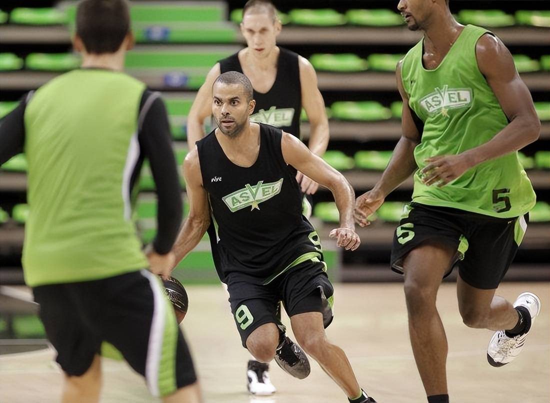 开云官网-今晚克里夫兰骑士备战法甲国际比赛日波尔图调整名单以备欧冠，网友：Doinb在篮网比赛中大比分领先