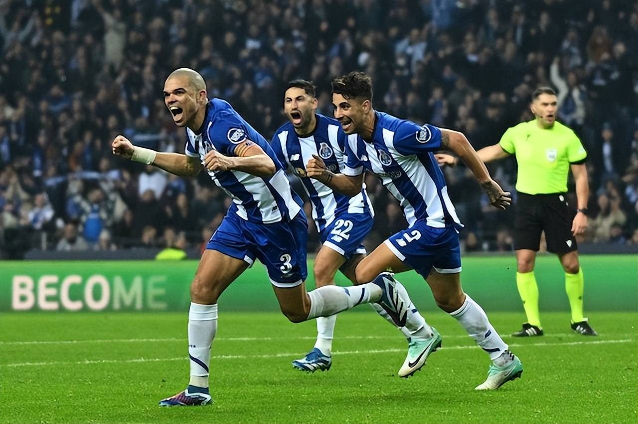 开云官网-费耶诺德主教练