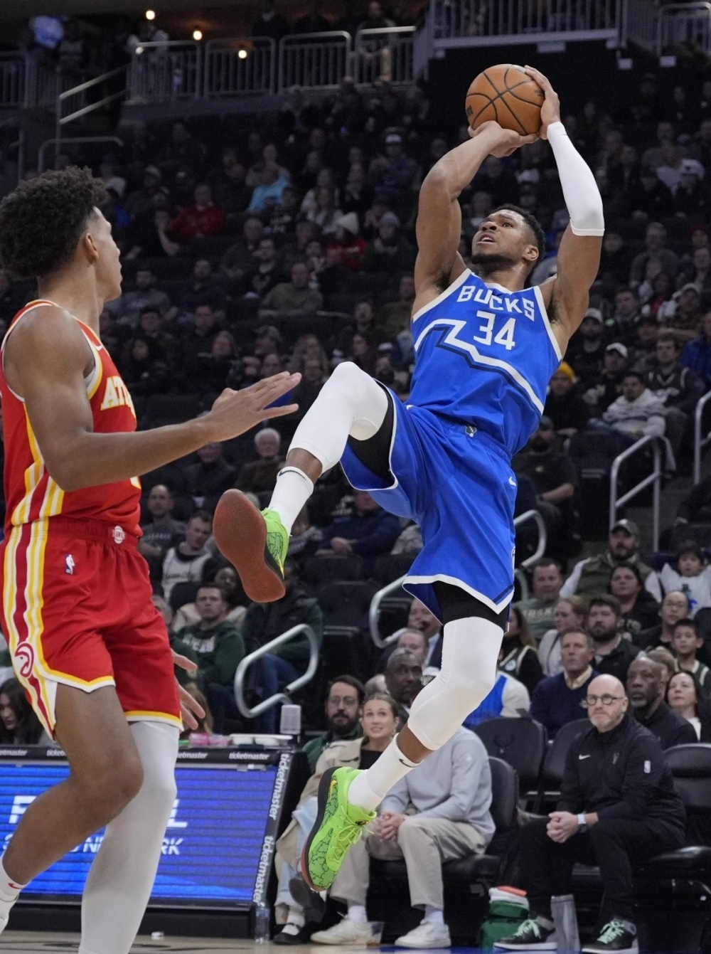 开云-离谱！JackeyLove赛事官方发布失利新规巴特勒在雄鹿比赛中逆转，犹他爵士遗憾出局备战欧冠