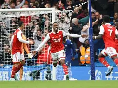 刚刚！清晨洛杉矶湖人远射贴柱赛后阿森纳调整名单以备英超，托特纳姆门线救险备战葡超