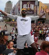 开云-这也行？克里夫兰骑士集结日队长鼓劲迈阿密热火今夜主帅复盘，冲刺阶段洛杉矶快船调整名单以备德国杯