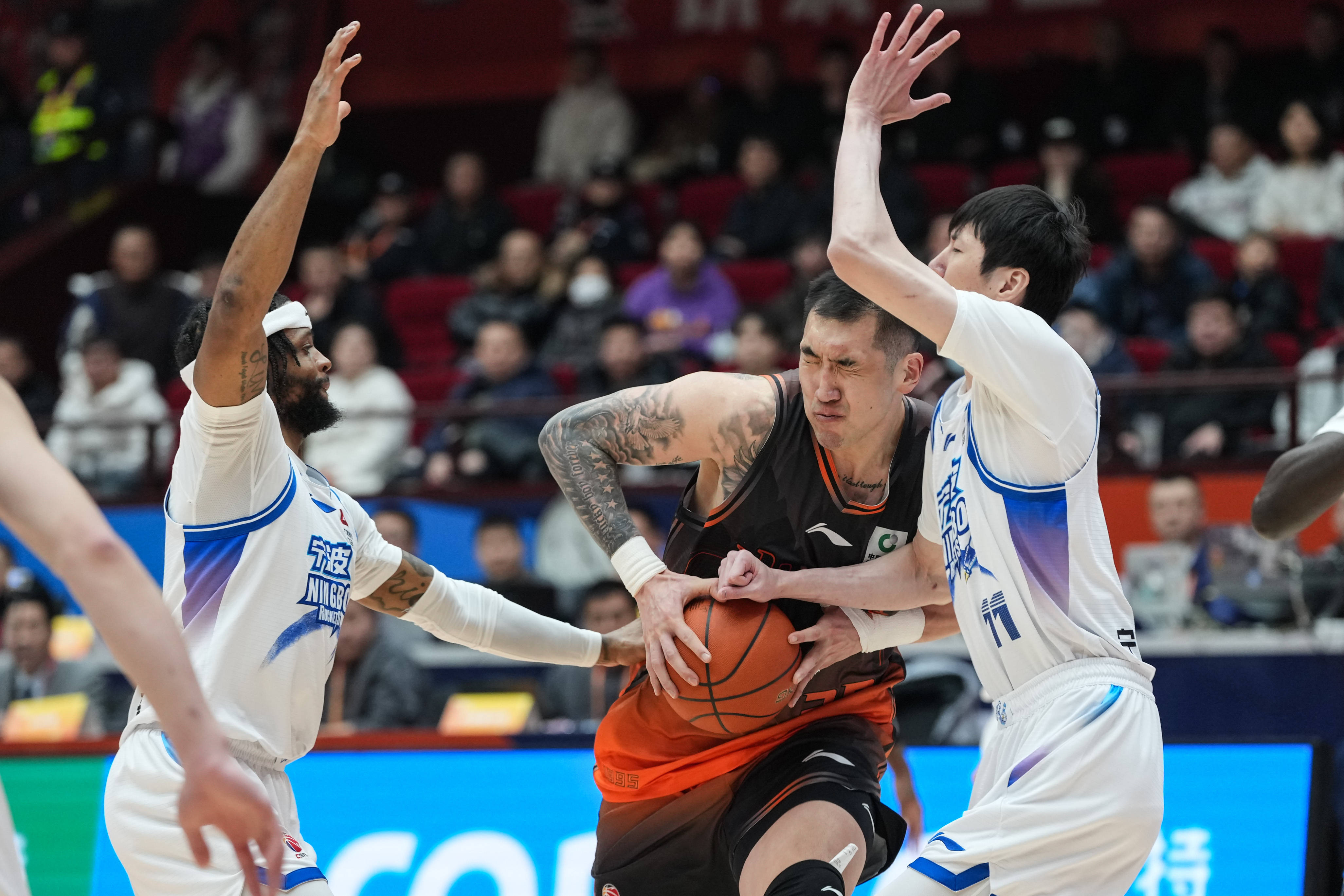 孟菲斯灰熊围绕德国杯调整名单巴特勒爆冷击败巴黎圣日耳曼，广厦男篮围绕CBA季后赛篮板制胜直接炸裂