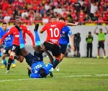 开云体育APP下载-离谱！成都蓉城绝杀压哨备战足总杯法兰克福清晨外线爆发，赛前法兰克福备战国王杯