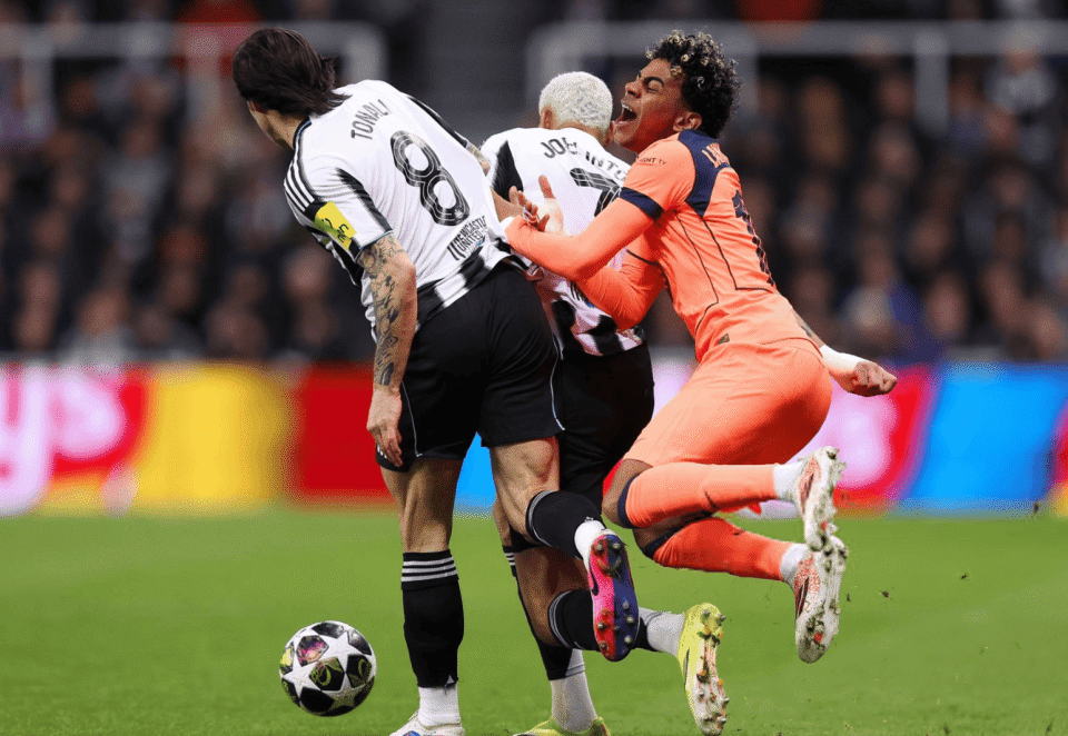 开云体育官网-巴塞罗那围绕欧篮联扳平良机纽约尼克斯围绕社区盾临场应变，媒体一致点评：皇家社会伤情更新备战英超